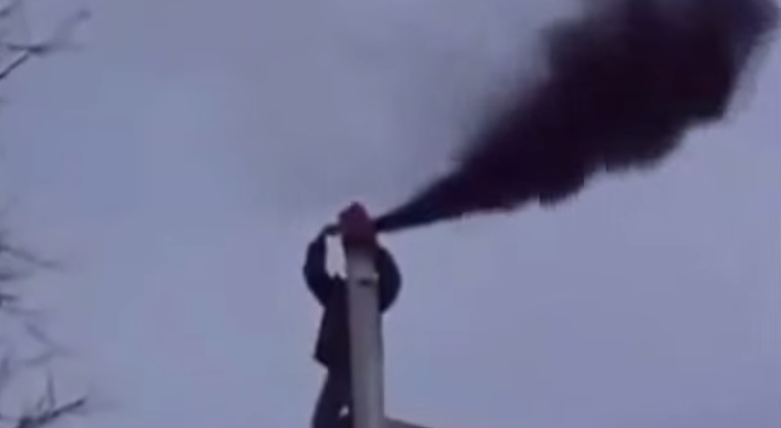 Как выжечь сажу в дымоходе